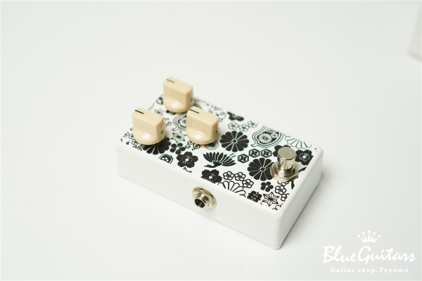 Drive X - White #DX23012811