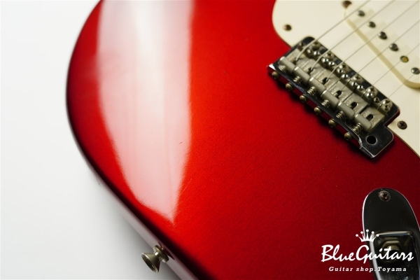 American Vintage ’57 Stratocaster - Candy Apple Red