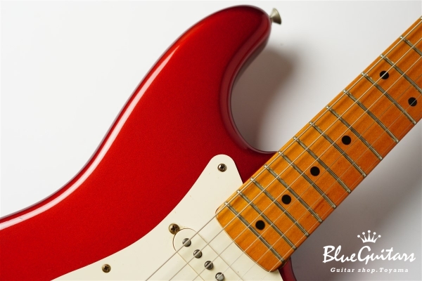 American Vintage ’57 Stratocaster - Candy Apple Red