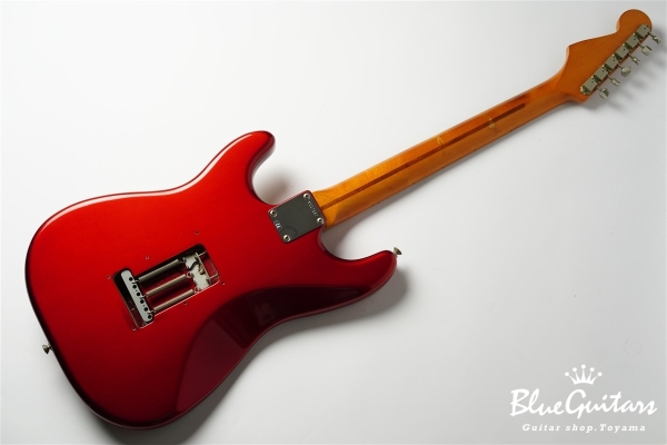 American Vintage ’57 Stratocaster - Candy Apple Red