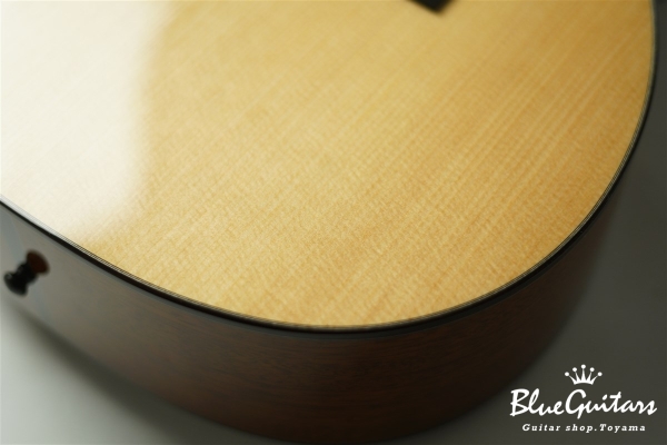 Acoustic Model OM. Sitka Spruce/African Mahogany