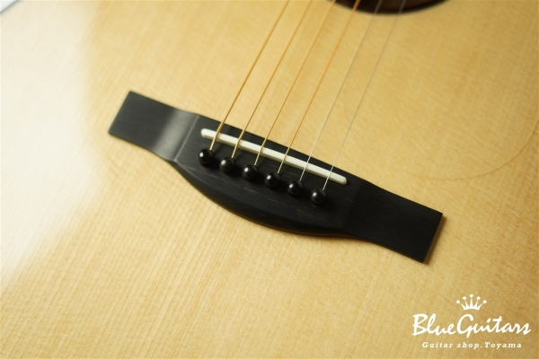 Acoustic Model OM. Sitka Spruce/African Mahogany