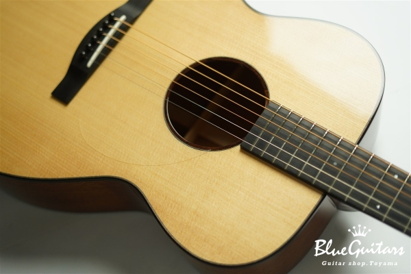 Acoustic Model OM. Sitka Spruce/African Mahogany