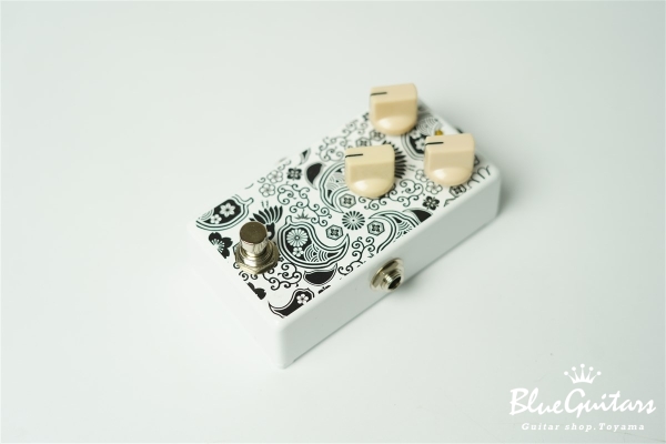 Brush Eight Drive X - White | Blue Guitars Online Store