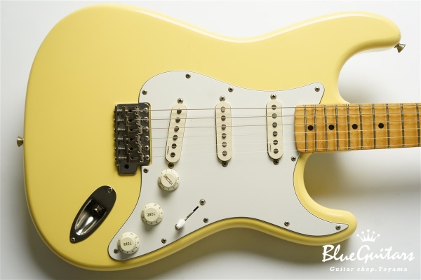 ST72-86 DSC - Yellow White