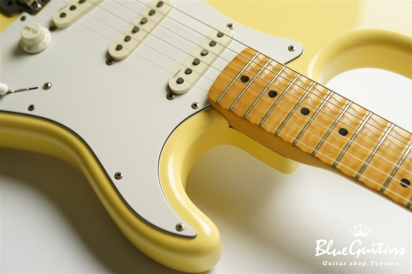 ST72-86 DSC - Yellow White