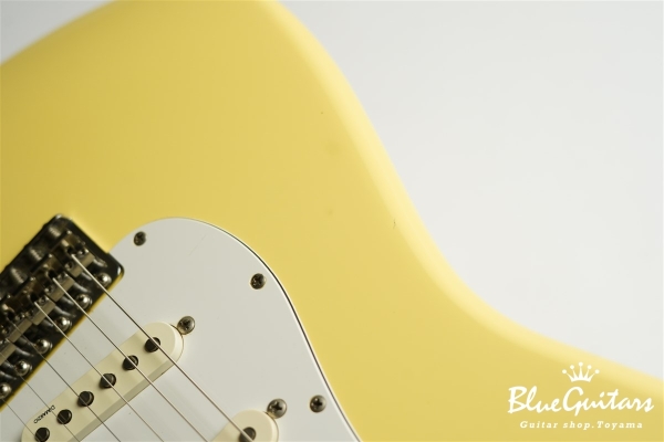 ST72-86 DSC - Yellow White
