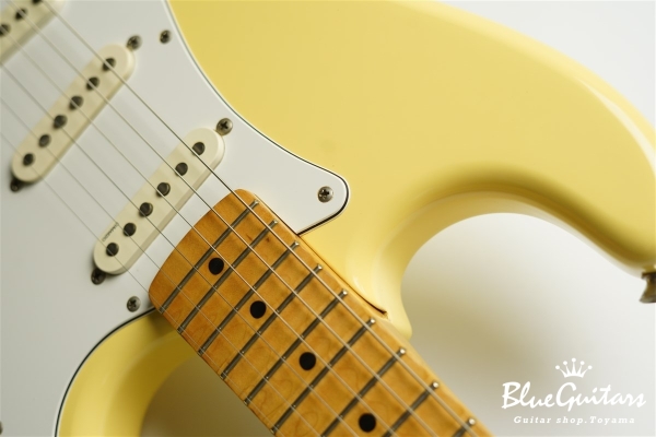 ST72-86 DSC - Yellow White