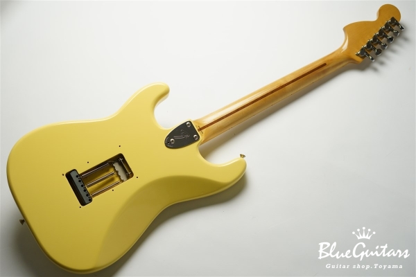 ST72-86 DSC - Yellow White