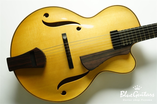 Wagtail 15″ Spruce Top / Figured Maple Side&Back