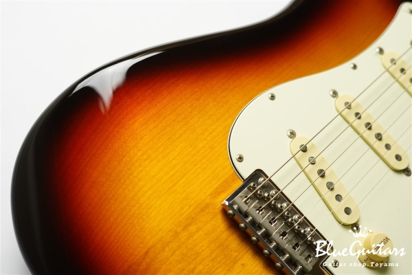 ST62-TX - 3-Tone Sunburst w/ Fender Hard Case