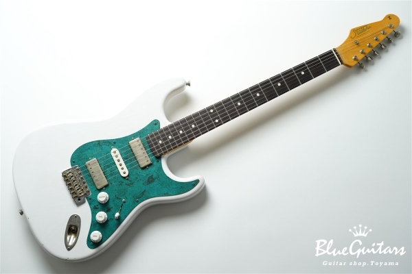 Model S. #170 Light Aged - White Blonde with Blue