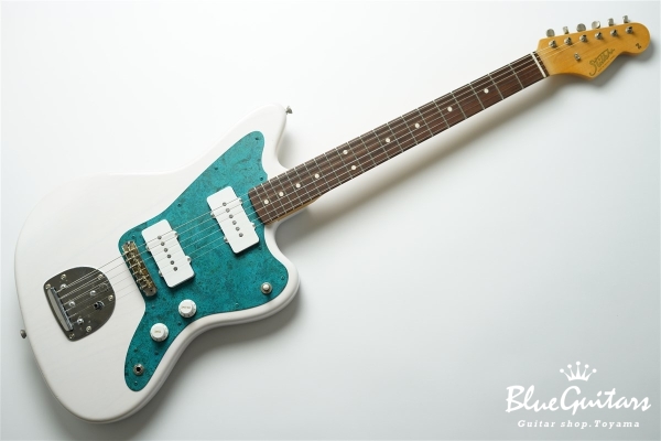 Model JM. #176 Light Aged - White Blonde with Blue