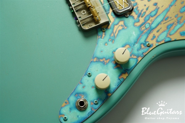 IRIS #158 Multi Layer Medium Aged - Huntington Blue Metallic with Art Texture Brass