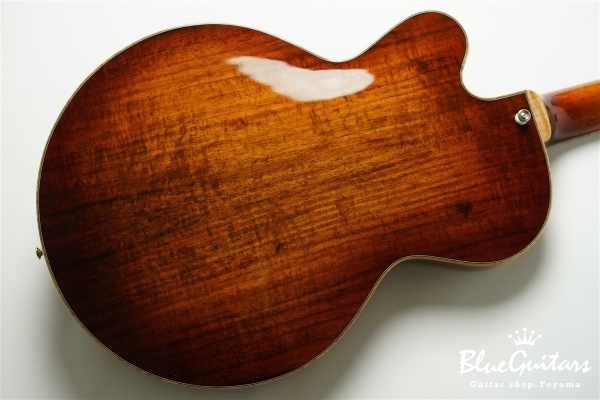 Ladybug-CB Ltd. #064 - Caramel Burst (Lacquer)