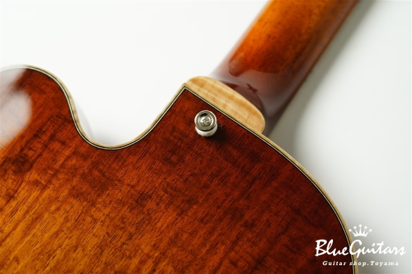 Ladybug-CB Ltd. #064 - Caramel Burst (Lacquer)