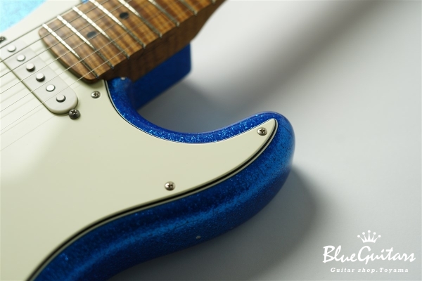 XSC-2 Blue Sparkle Medium Aged / Master Grade Roasted Flame Maple #3580