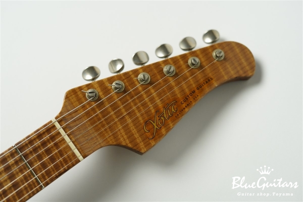 XSC-2 Blue Sparkle Medium Aged / Master Grade Roasted Flame Maple #3580