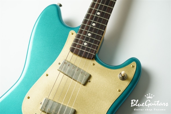 IRIS #185 Light Aged - Faded Competition Burgundy with Brass Vibration