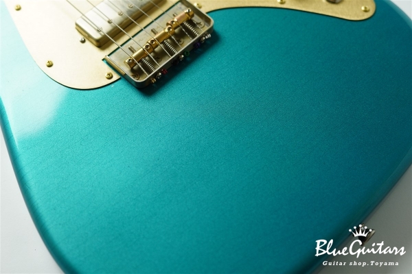 IRIS #185 Light Aged - Faded Competition Burgundy with Brass Vibration