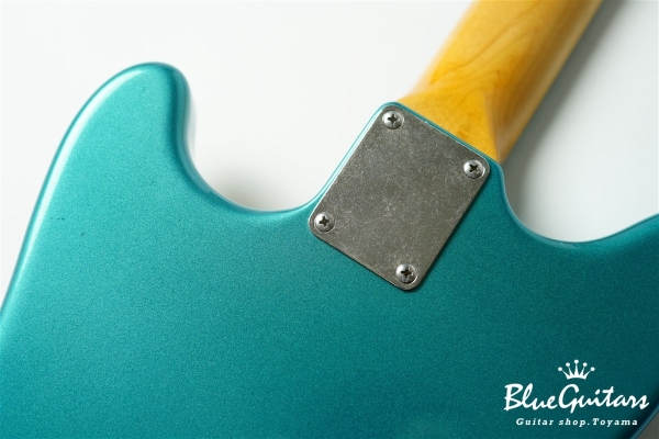 IRIS #185 Light Aged - Faded Competition Burgundy with Brass Vibration