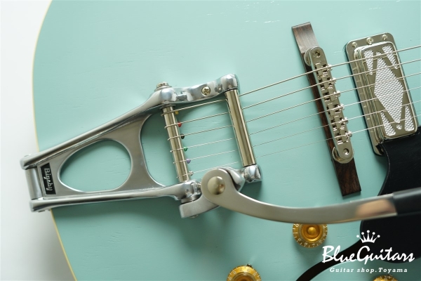 Lester w/ Bigsby - Black Bellied Blue