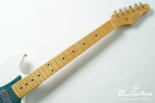 IRIS #206 Light Aged - Olympic White with Blue