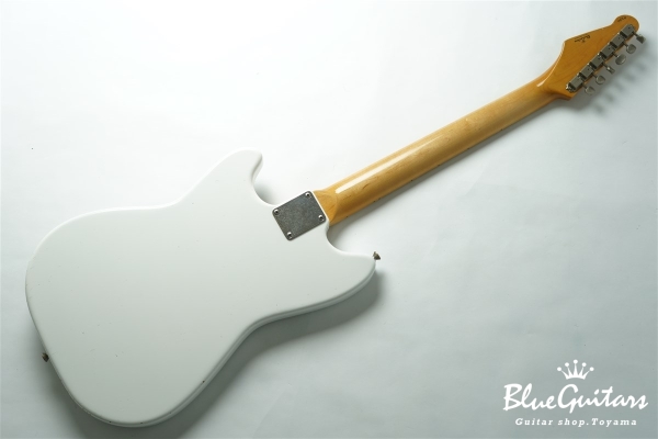 IRIS #206 Light Aged - Olympic White with Blue