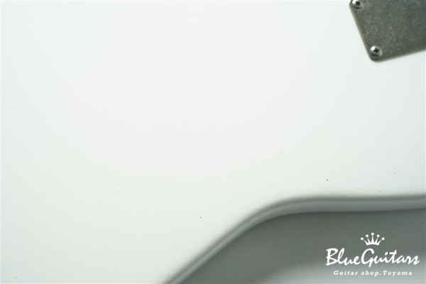 IRIS #206 Light Aged - Olympic White with Blue