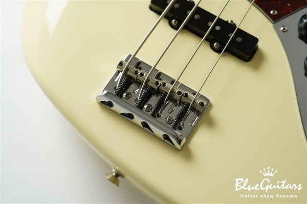 American Professional II Jazz Bass - Olympic White