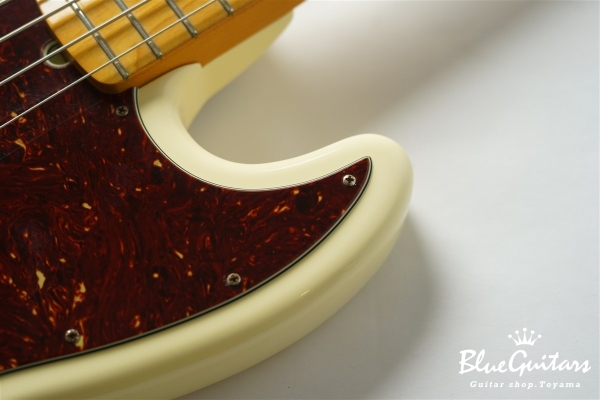 American Professional II Jazz Bass - Olympic White