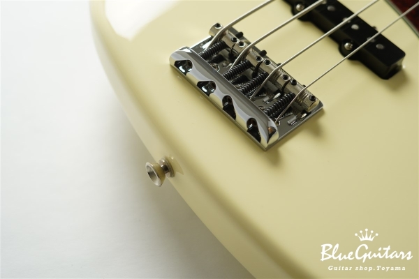 American Professional II Jazz Bass - Olympic White