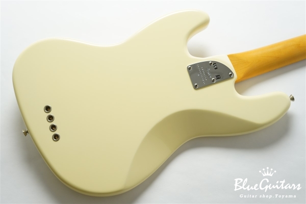American Professional II Jazz Bass - Olympic White
