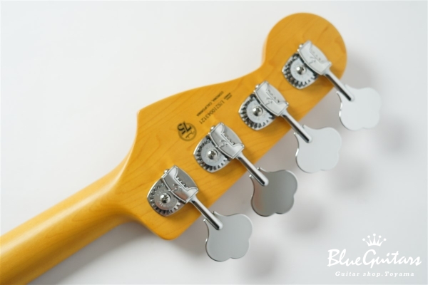 American Professional II Jazz Bass - Olympic White
