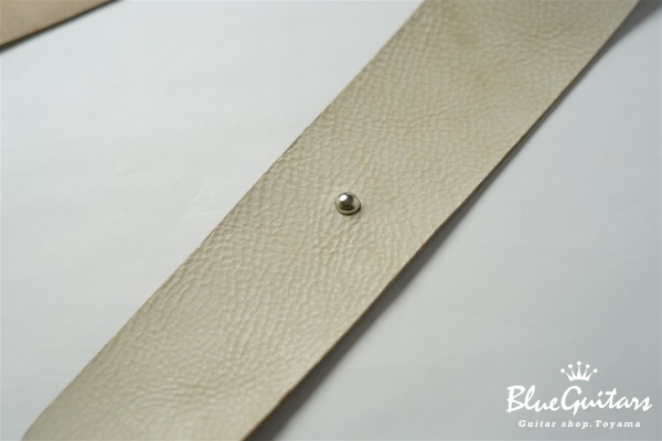 Plain Leather Wide - White & Round Studs / Silver