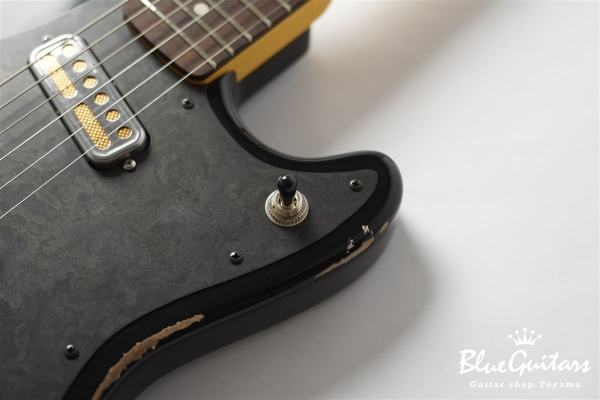 IRIS #215 Medium Aged - Black with Black