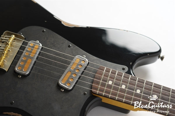 IRIS #215 Medium Aged - Black with Black