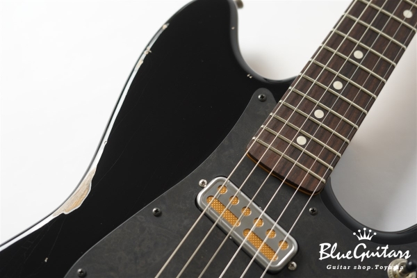 IRIS #215 Medium Aged - Black with Black