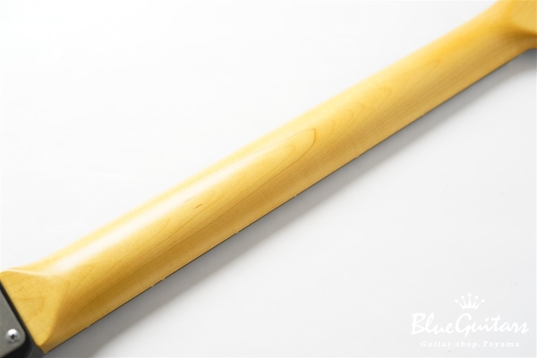 IRIS #215 Medium Aged - Black with Black