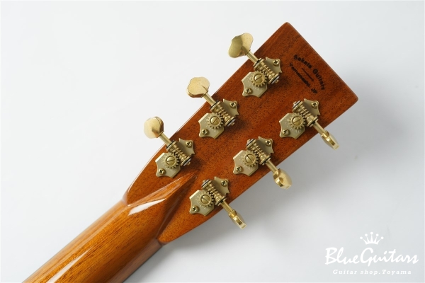 00-28B Brazilian Rosewood / Adirondack Spruce