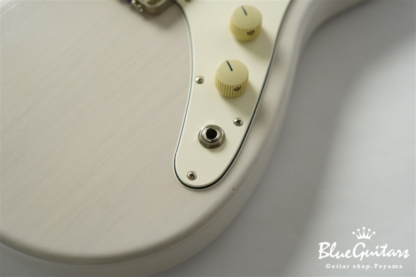 IRIS Plain #242 Light Aged - White Blonde