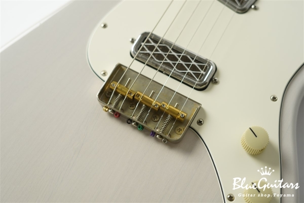 IRIS Plain #242 Light Aged - White Blonde