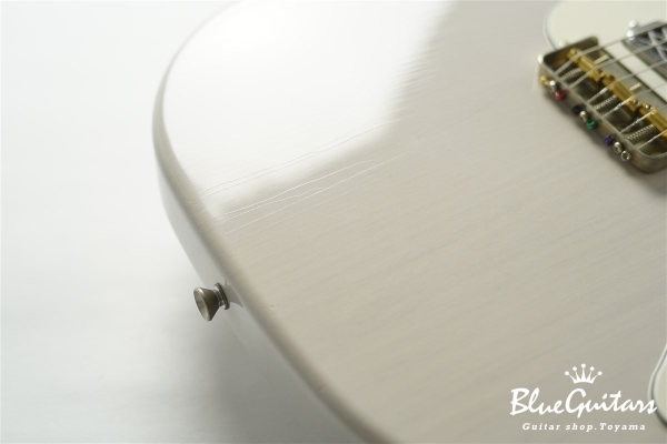 IRIS Plain #242 Light Aged - White Blonde