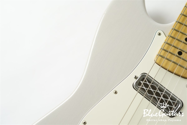 IRIS Plain #242 Light Aged - White Blonde
