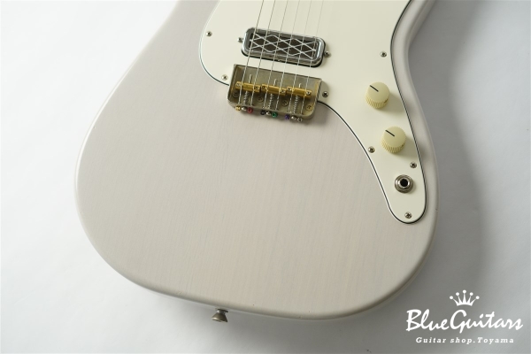 IRIS Plain #242 Light Aged - White Blonde