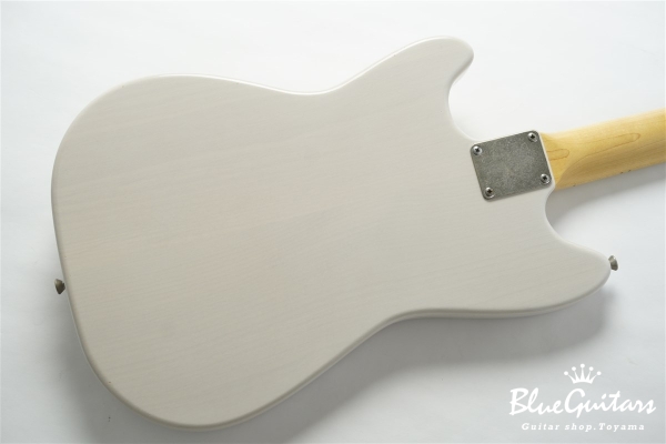 IRIS Plain #242 Light Aged - White Blonde