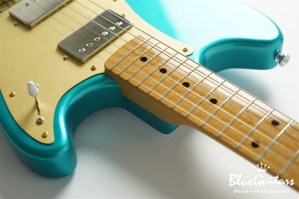 IRIS Patina #210 Light Aged - Faded Competition Burgundy with Brass