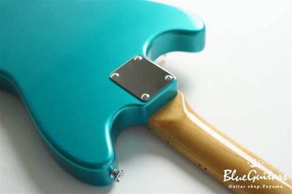 IRIS Patina #210 Light Aged - Faded Competition Burgundy with Brass