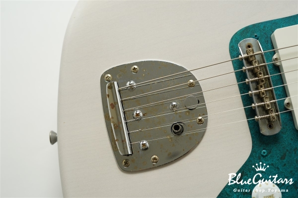 Model JM. Patina #250 Light Aged - White Blonde with Blue