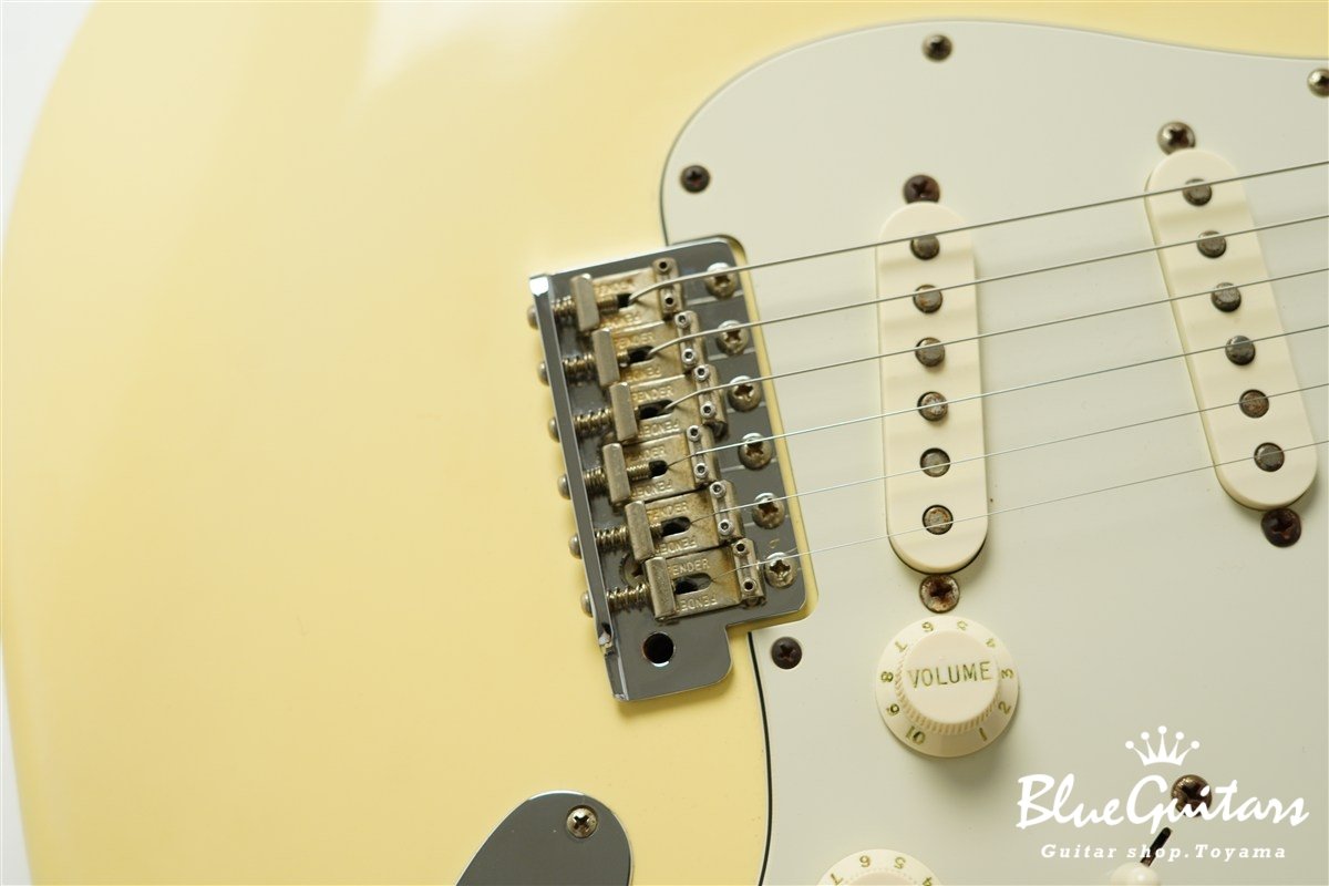 American Vintage 62 Stratocaster 2000 - Vintage White